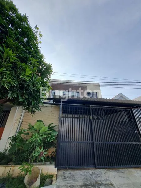 RUMAH 2 LANTAI TAMAN SURYA LOKASI SANGAT TENANG DAN AMAN