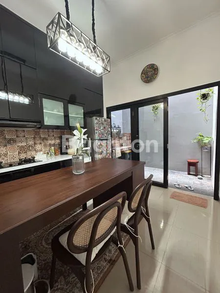 image RUMAH PUSPA 3 LANTAI CENGKARENG TIMUR JAKARTA BARAT (3)