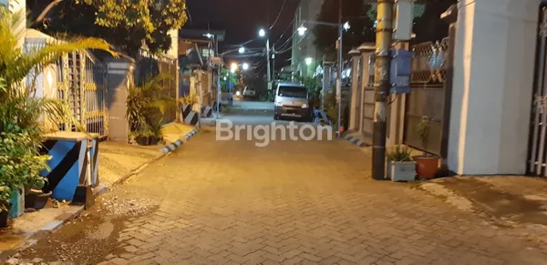 image RUMAH PETEMON MINIMALIS TERAWAT, ROW JALAN 2 MOBIL LONGGAR, DEPAN POSKAMLING DAN PETEMON ANTI BANJIR (2)