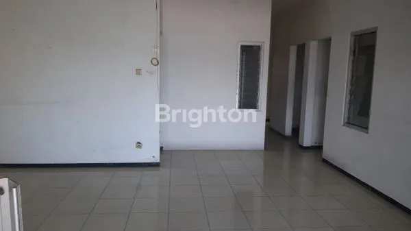 image GUDANG LOADING DOCK DI PAKISAJI MALANG (4)