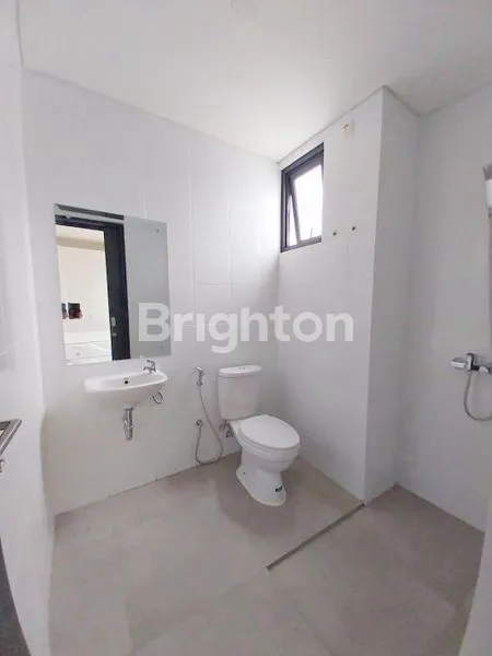 image RUMAH COSMO HOUSE MYZA BSD, JUAL RUGI.. MURAH..MURAH...BANGEET KEBANGETAN.!!!! KONSEP RUMAH MODERN MILLENIAL+ ATTIC ROOM (5)