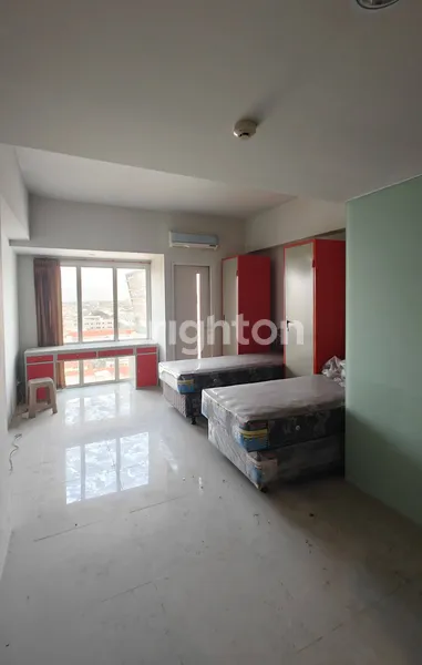 image APARTMENT THE AQUARE STRATEGIS DENGAN CITY VIEW DEKAT A YANI (1)