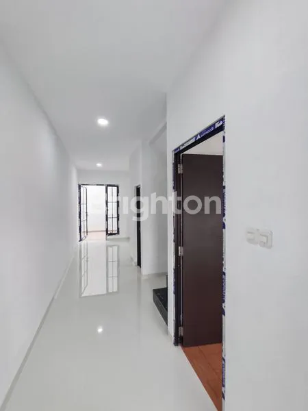 image RUMAH BARU GRESSS MURAH SIAP HUNI LANGSUNG MASUK DAERAH MERUYA UTARA (4)
