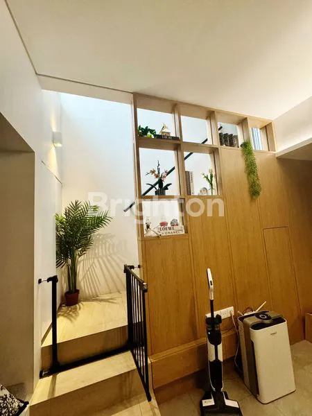image RUMAH CANTIK SUDAH FULL INTERIOR DAN FURNISH TABEBUYA INVENSIHAUS BSD (2)