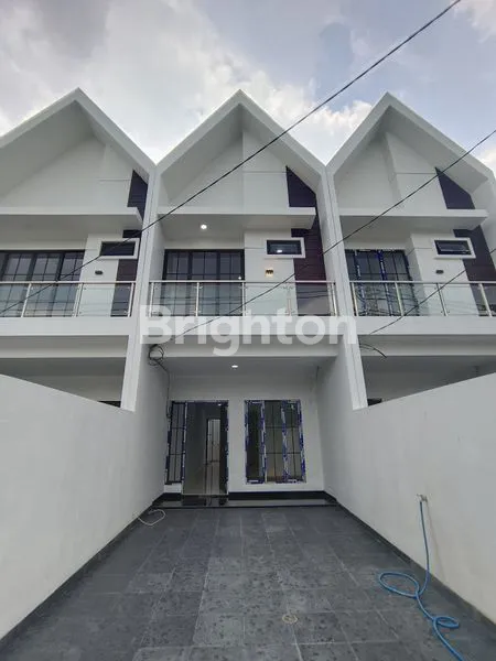 image RUMAH BARU TINGGAL LANGSUNG MASUK DAERAH MERUYA UTARA JAKARTA NARAT (1)