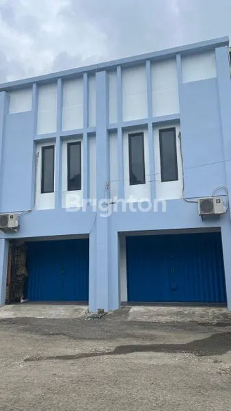 RUKO GANDENG LT 162M² DI TAMAN ROYAL