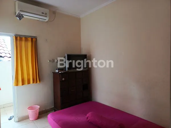 image SIAPA CEPAT, DIA DAPAT : PASSIVE INCOME DOUBLE TERJAMIN : RUMAH KOS 50 KAMAR DIDEPANNYA  ADA MINI MARKET  TERLETAK  DIJALAN UTAMA YANG RAMAI (2)