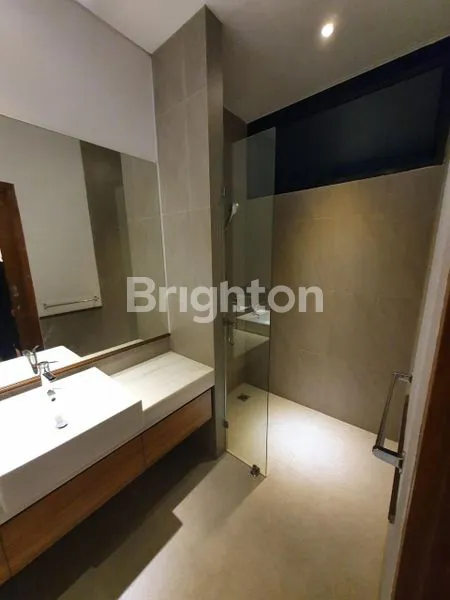 image RUMAH MEWAH DI SERPONG LAGOON MURAH (4)