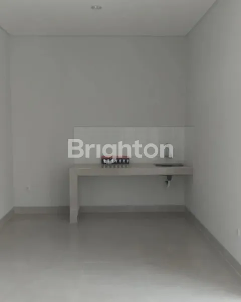 image DIJUAL CEPAT RUMAH TYPE 112 MEMILIKI FASILITAS KAMAR TIDUR 3 + 1 DAN AREA HIJAU YANG LUAS, PLUS DILENGKAPI DENGAN SMART HOME SYSTEM. (6)