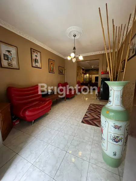 image RUMAH SIAP HUNI – LOKASI STRATEGIS! LANTAI DUA DI GATOT SUBROTO (3)