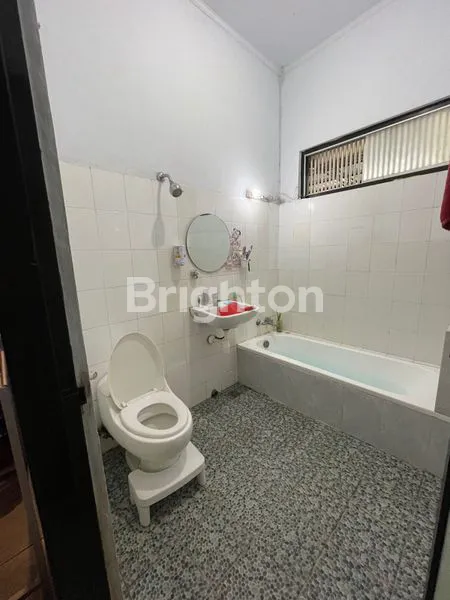 image RUMAH SIAP HUNI – LOKASI STRATEGIS! LANTAI DUA DI GATOT SUBROTO (8)