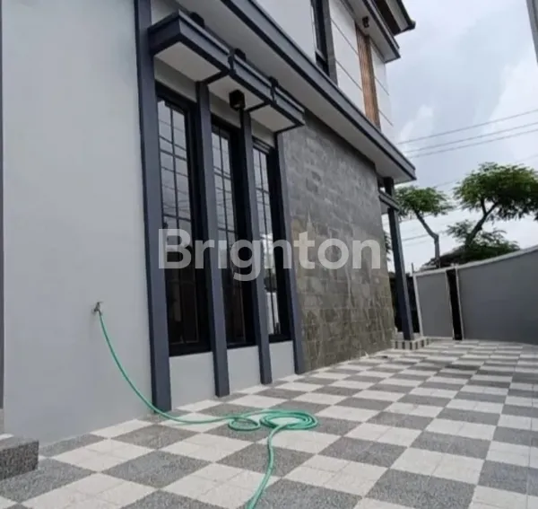 image RUMAH BARUK RUNGKUT MINIMALIS GRESS 2 LANTAI, BELAKANG EXCELSO MERR (2)