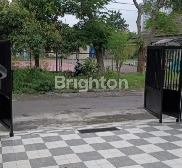 image RUMAH BARUK RUNGKUT MINIMALIS GRESS 2 LANTAI, BELAKANG EXCELSO MERR (3)