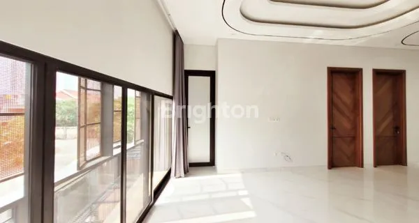 image RUMAH MEWAH MANYAR KERTOADI DEKAT MERR, RAYA MANYAR,DHARMAHUSADA (8)