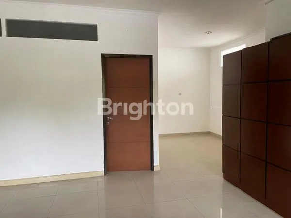 image SANGAT COCOK BUAT RUMAH KOST KANTOR ONLINE SHOP DLL RUKO GANDENG 4 LANTAI PETOJO CIDENG JAKARTA PUSAT AREA KOST-KOST AN UKURAN 8 X 15 M2 HADAP TIMUR ROW JALAN 2 MOBIL DEKAT JALAN RAYA UTAMA NEGO (5)