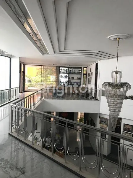 image RUMAH MEWAH DEKAT GALAXY MALL 1 & 2 (4)