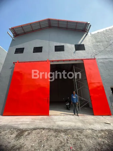 image GUDANG BARU GRESS SIAP BEROPERASI LOKASI PERGUDANGAN DI SURABAYA AKSES KONTAINER (3)