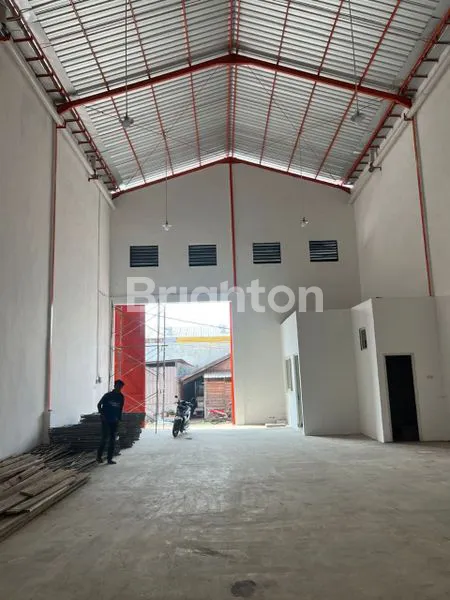 image GUDANG BARU GRESS SIAP BEROPERASI LOKASI PERGUDANGAN DI SURABAYA AKSES KONTAINER (2)