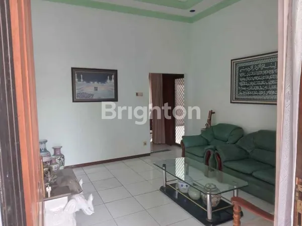 image DIJUAL RUMAH SECOND MANYAR KARTIKA DEKAT KE TENGAH KOTA, ONE GATE SYSTEM  (2)