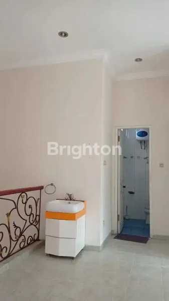 image RUMAH DI BABATAN PRATAMA NOL JALAN PERUMAHAN (7)