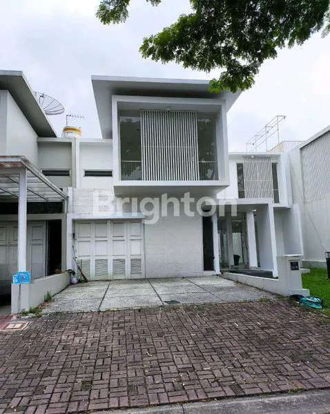 RUMAH MEWAH 2 LANTAI CITRALAND - DEKAT SKA MALL & LIVING WORLD