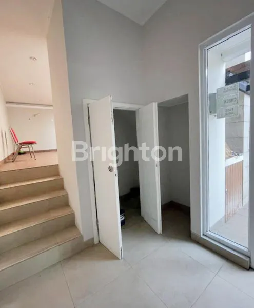 image RUMAH TINGKAT CLUSTER KEBAYORAN BINTARO JAYA TANGERANG SELATAN (4)