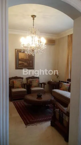 image RUMAH DUA LANTAI MEWAH DAN MEGAH HOOK DI KAWASAN ELIT LOKASINYA SANGAT SANGAT STRATEGIS KEBAYORAN BARU JAKARTA SELATAN  (3)