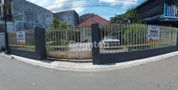 RUMAH DI PUSAT KOTA PARE
