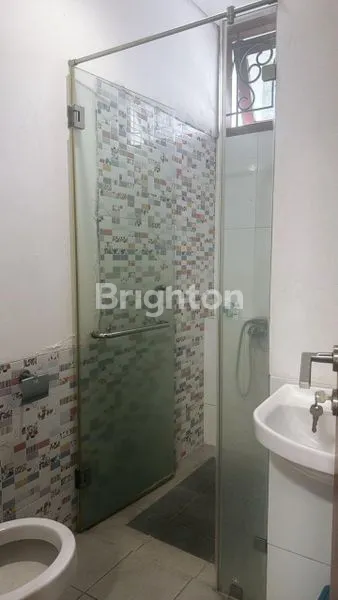 image RUMAH BAGUS DAN NYAMAN DI MENTENG  BINTARO (8)