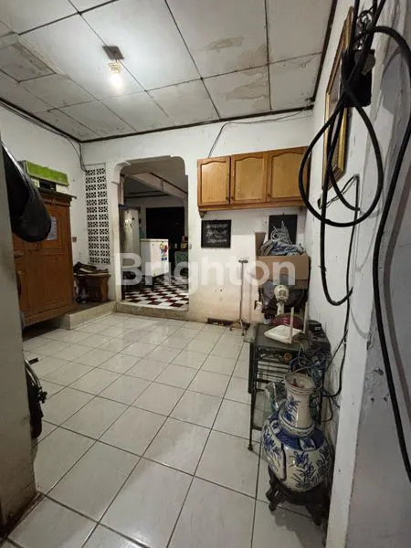 image RUMAH PINGGIR JALAN RAYA MASNAGA BEKASI KOTA (4)