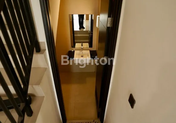 image RUMAH DI PIK, CLUSTER RIVERSIDE LOKASI CIAMIK DAN STRATEGIS (7)