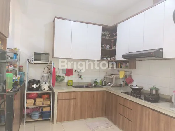 SEWA RUMAH EUROPE GREEN LAKE CITY 8X15 STRATEGIS DEKAT TOL JANGER