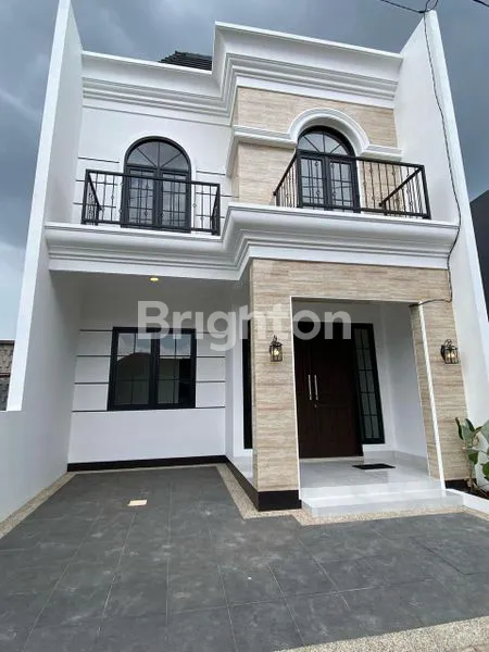 RUMAH AMERICAN CLASSIC 2 LT LOKASI STRATEGIS DEKAT SUHAT & KAMPUS²