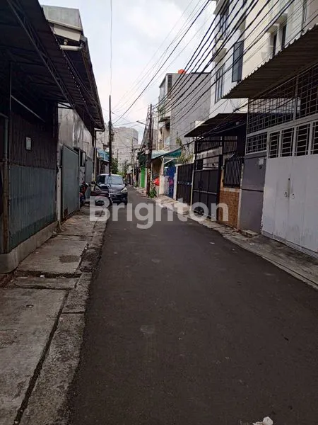 image RUMAH 3LANTAI JELAMBAR GROGOL PETAMBURAN JAKARTA BARAT  (3)