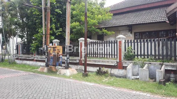 image RUMAH HOOK 2 LANTAI, TERAWAT, DAERAH KERTOMENANGGAL (1)