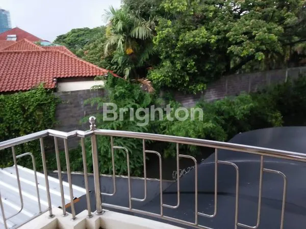 image TURUN HARGA !!! HUNIAN ASRI 2 LANTAI SEMI FURNISHED PERUMAHAN SEMOLOWARU ELOK (7)