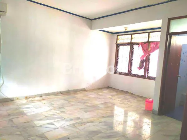 image RUMAH HITUNG TANAH DILOKASI STRATEGIS DEKAT MALL CINERE  (4)