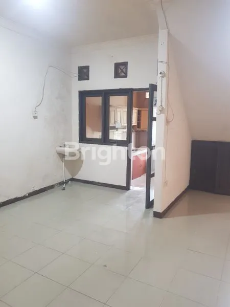 image DIJUAL RUMAH 2 LANTAI DI BALIKPAPAN BARU (2)