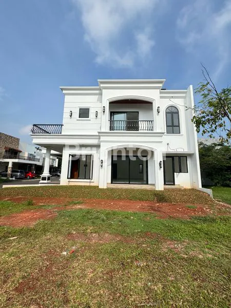 image RUMAH BARU BANGUNAN MANDIRI AMERICAN CLASSIC MEWAH DI BSD CITY (1)