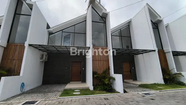 image NEARBY SUNSET ROAD SEMINYAK, MODERN MINIMALIS HOUSE WITH 2 BR AND POOL 2 STOREY ONE GATE SYSTEM FURNISHED. (1)