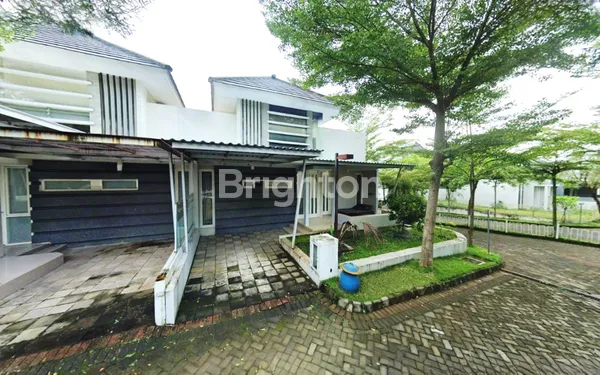 image RUMAH HOOK MINIMALIS DI BUKIT SENTUL VILLAGE LAWANG (1)