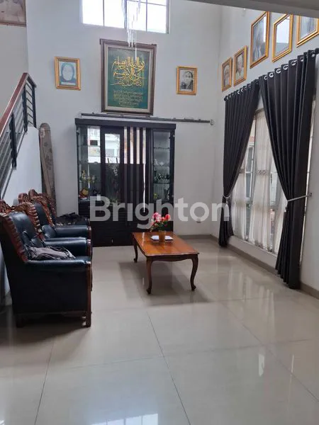 image RUMAH HOEK MEWAH LT 369M² DI BOULEVARD SALZBURG, KOTA WISATA (5)