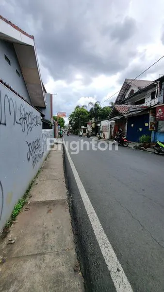 image RUMAH BESAR HOEK DI PINGGIR JALAN KEMANGGISAN (5)