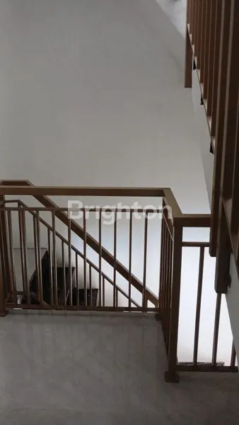 image RUKO 3 LANTAI DI KELAPA DUA TANGERANG (4)