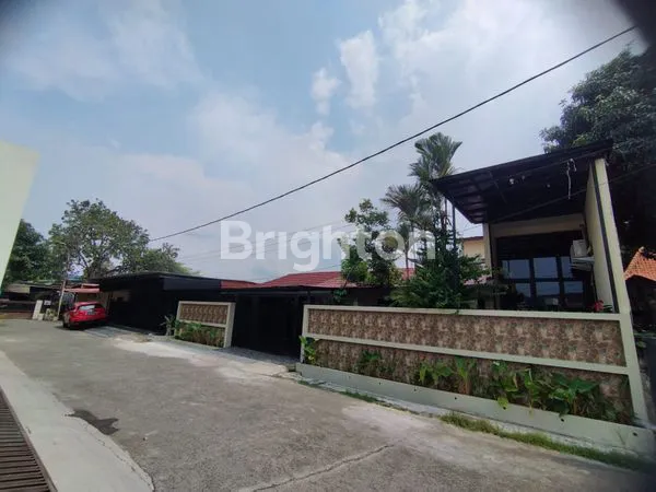 image RUMAH ASRI DENGAN 2 PAVILIUN DI KELAPA GADING (1)