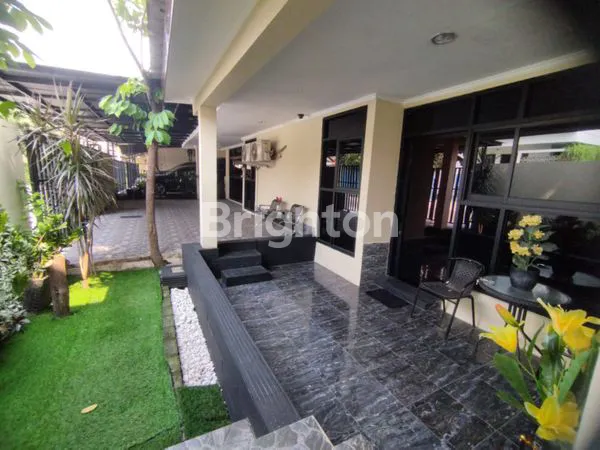 image RUMAH ASRI DENGAN 2 PAVILIUN DI KELAPA GADING (2)