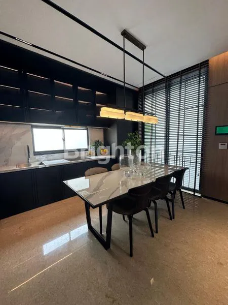 image RUMAH MEWAH DI CLUSTER ARMOUNT RESIDENCE HAMPIR SOLD OUT BSD CITY (2)