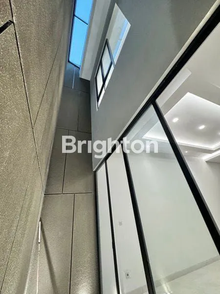 image RUMAH BARU MODERN 3LANTAI JELAMBAR KAVLING POLRI GROGOL PETAMBURAN JAKARTA BARAT (4)