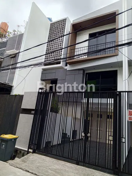 image RUMAH BARU MODERN 3LANTAI JELAMBAR KAVLING POLRI GROGOL PETAMBURAN JAKARTA BARAT (8)