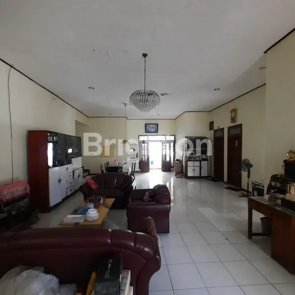 image RUMAH JALAN KALIJUDAN, SURABAYA. STRATEGIS, SELANGKAH KE UNIV. WIDYA MANDALA KALIJUDAN, DHARMAHUSADA, MERR, GALAXY MALL, UNAIR KAMPUS C (2)